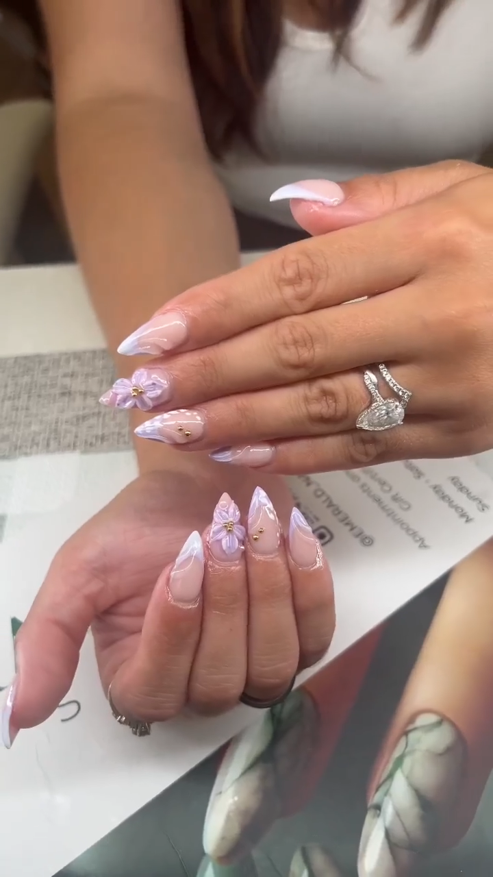Nail art with sophisticated design